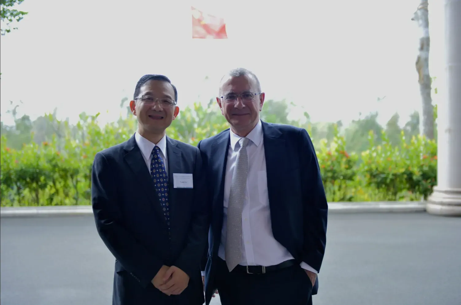 Nicolas Chapuis, Former Head of the EU Delegation to China, with ICES Executive Director Yang Li