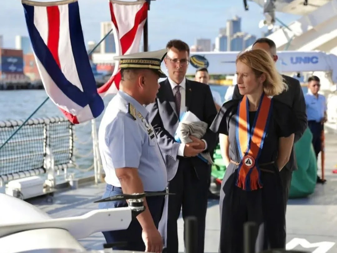 Reconnaissance aircraft